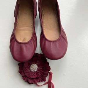 Tieks burgundy size 8